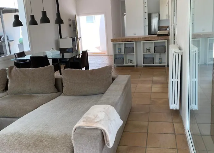 Casa Y Loft Minimalista, Jardin Y Parking Privado Villa
